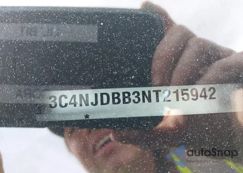 2022 Jeep Compass Latitude 4X4 z USA, uszkodzony, nr VIN 3C4NJDBB3NT215942